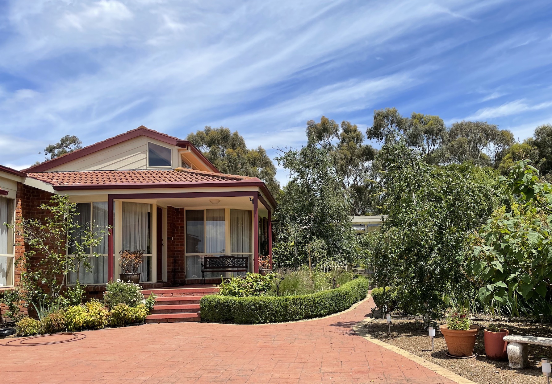 Just three steps up to the door