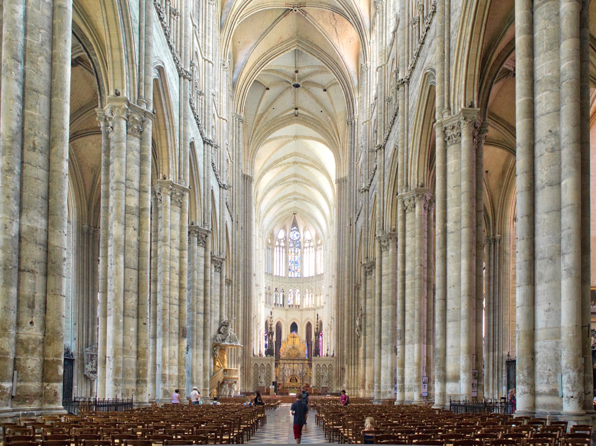 The cathedral vault is tallest in France over 43 m.