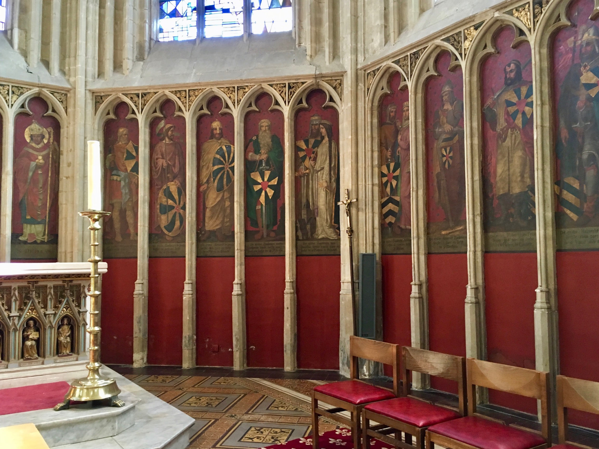 About 25% of the panels - every Count and Countess of Flanders